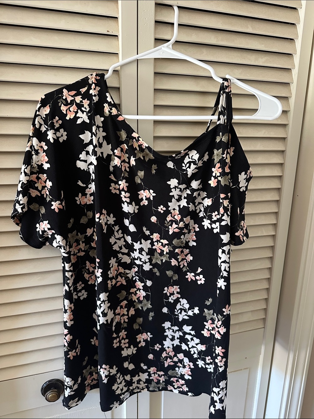 Kaileigh Black Floral Cold-Shoulder Top